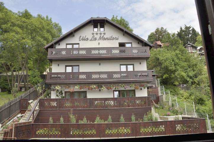 Gîte pour 3 personnes, avec vue et jardin à Sinaia