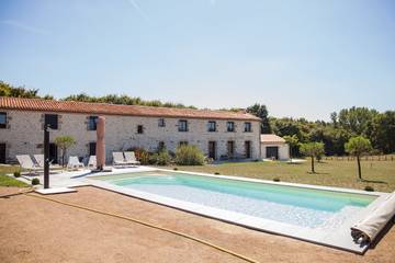 Chambre d’hôte pour 2 personnes, avec piscine et jardin à Mortagne-sur-Sèvre