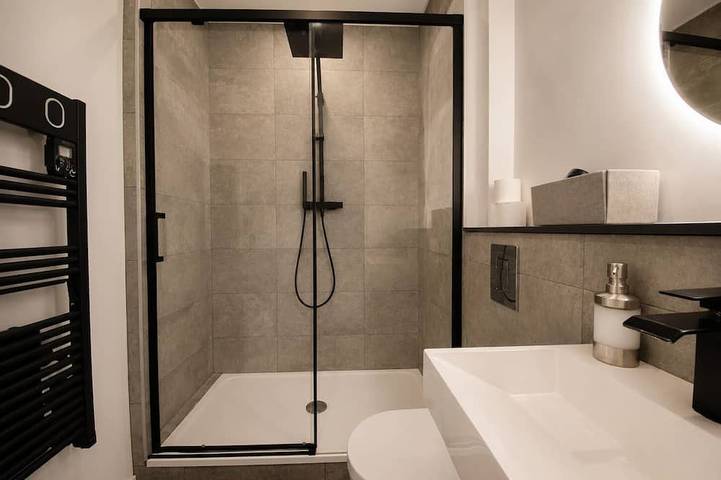 Entire apartment, L'atelier du Photographe - 5 min Plage / Centre Ville - Design & Confort ! in Saint-Martin-du-Littoral, Le Havre region