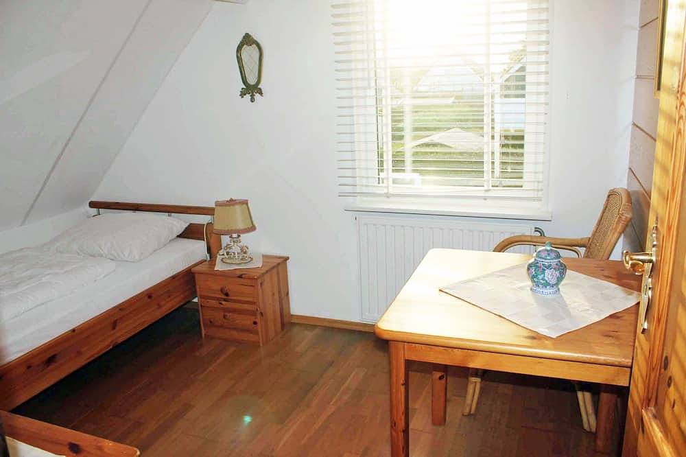 Exclusives Ferienhaus mit Wintergarten, Wlan frei, Grillecke, Liegen u.Gartenst. in Renesse Strand, Renesse