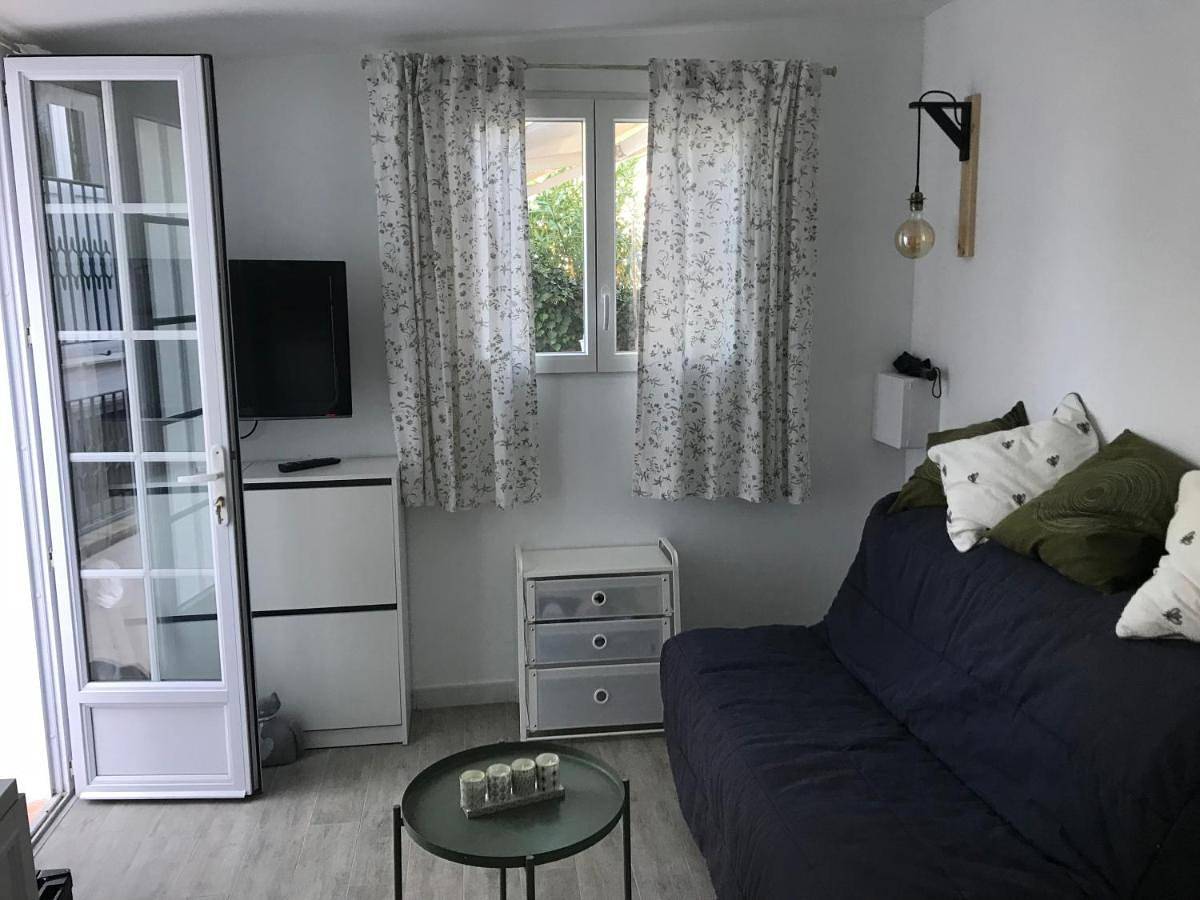 Double Room with Private Bathroom in Cannes, Côte méditerranéenne (France)