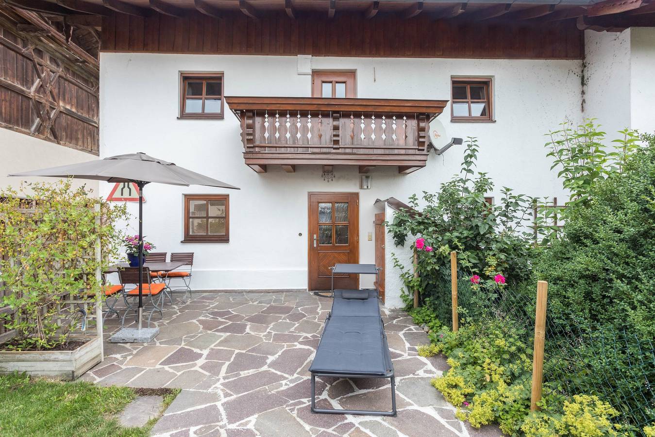Vacation Home "Zuhaus am See" with Mountain View, Sauna, Wi-Fi and Garden in Gollenshausen am Chiemsee, Gstadt am Chiemsee