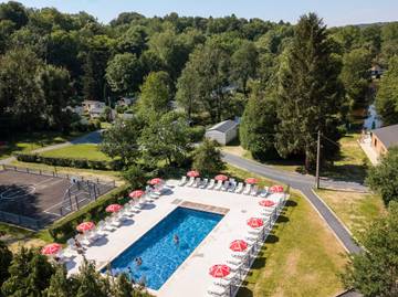 Camping für 4 Personen, mit Pool und Terrasse in Ile de France