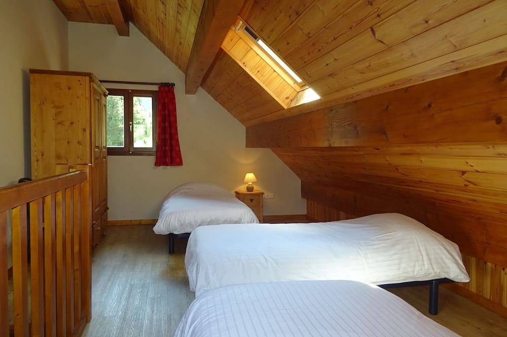 Apartamento de 77m2, 7/9 personas en chalet, 3 habitaciones, piscina, jacuzzi. in La Chapelle-en-Valgaudémar, Parque Nacional de los Ecrins