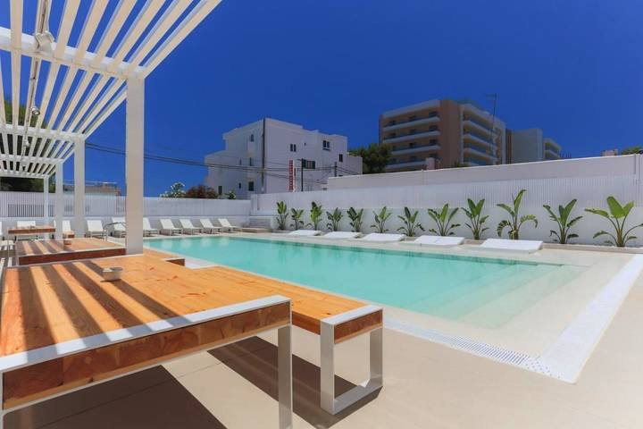 Appartement voor 3 personen, with Balkon and Terras as well as Tuin and Zwembad in Ibiza Stad