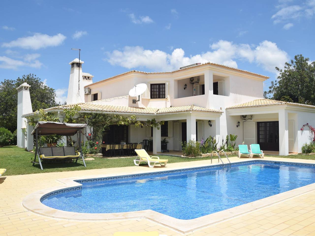 Villa para 10 pessoas com piscina in Ferreiras, Distrito de Faro