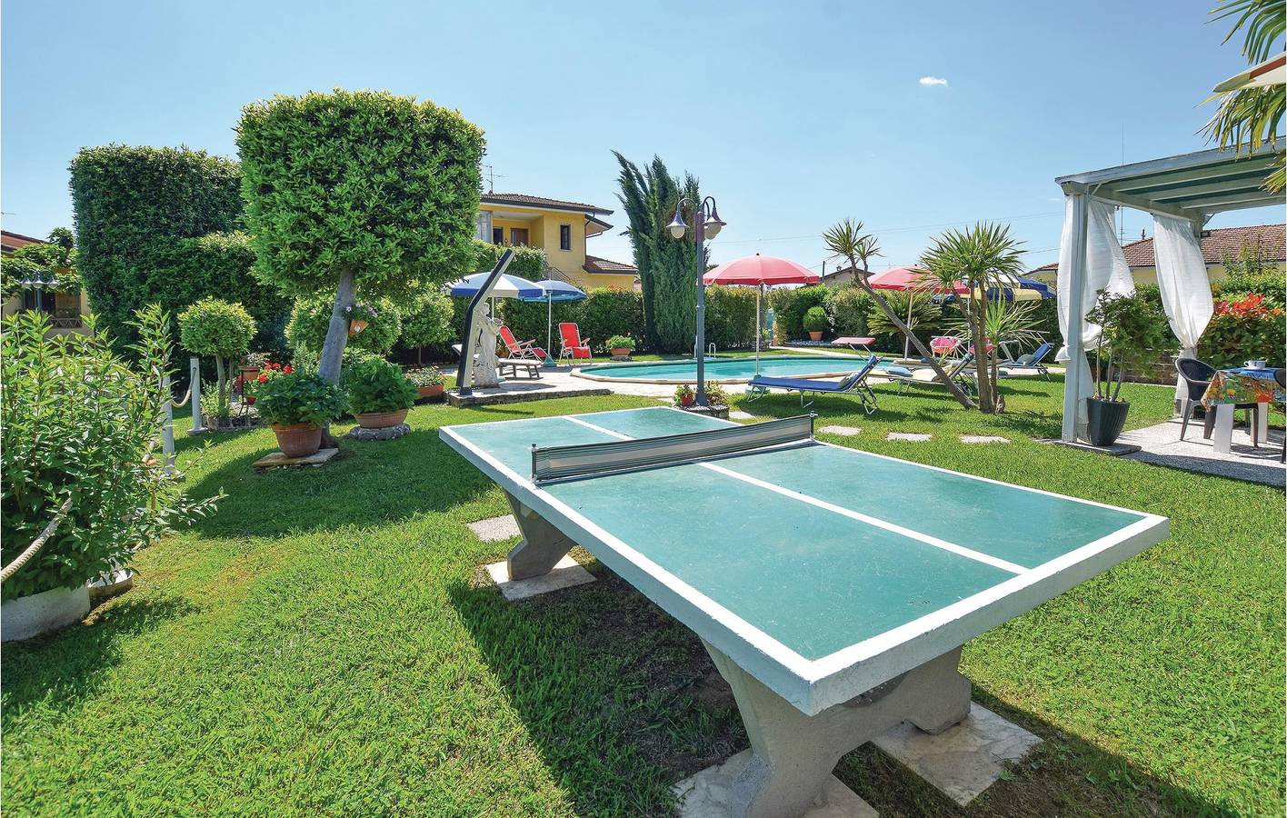 Junto a la piscina 2BR con WiFi, Parking cerca de Lido in Camaiore, Costa de la Maremma