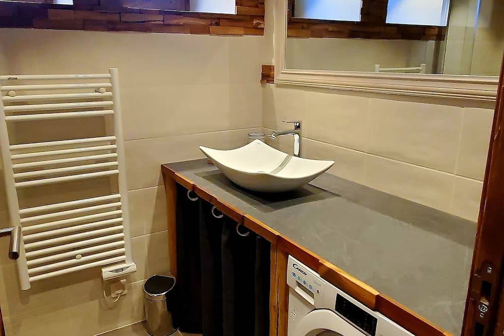 Cosy apartment in a quiet, authentic chalet in Vallorcine, Massif du Mont-Blanc