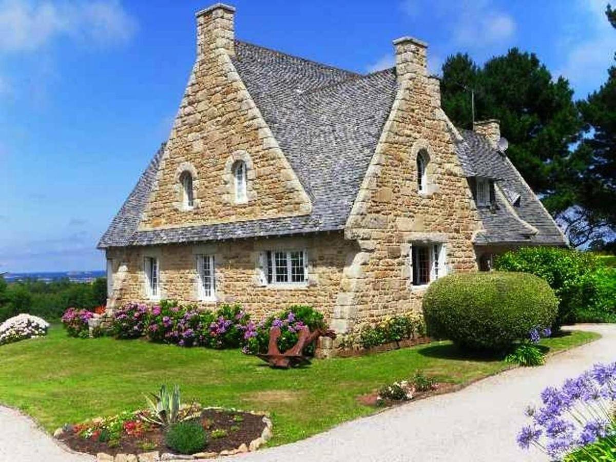 Double or Twin Room with Sea View in Plougrescant, Côte de Granit Rose
