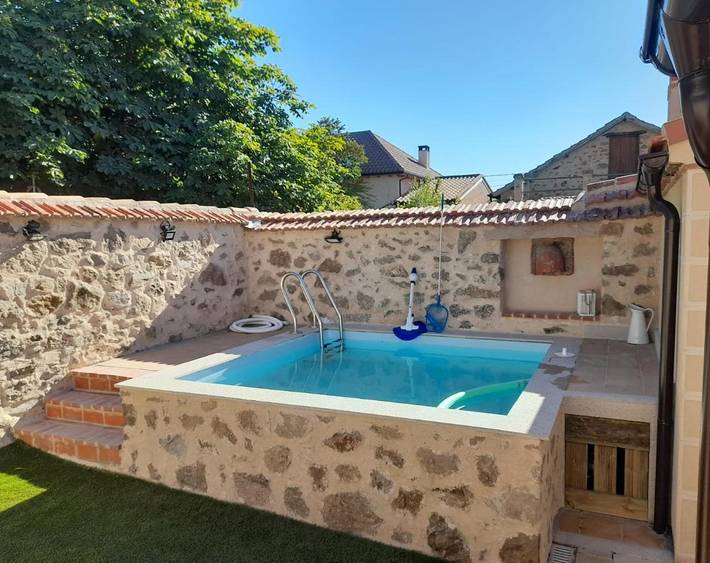 Casa de vacaciones para 4 personas, con jardín además de vistas y piscina, Se admiten mascotas en Provincia de Segovia - 2