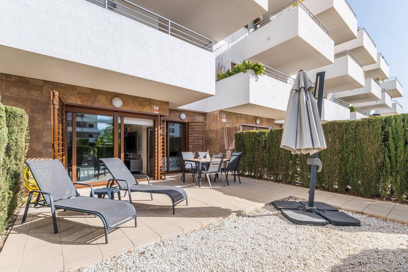 Geheel appartement, Appartement 'Terrazas de Campoamor Sunrise' met Privé Terras, Wifi en Airconditioning in Lomas de Don Juan, Orihuela
