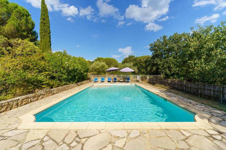 Location de vacances pour 14 personnes, avec jardin ainsi que vue et piscine à Tresques - 3