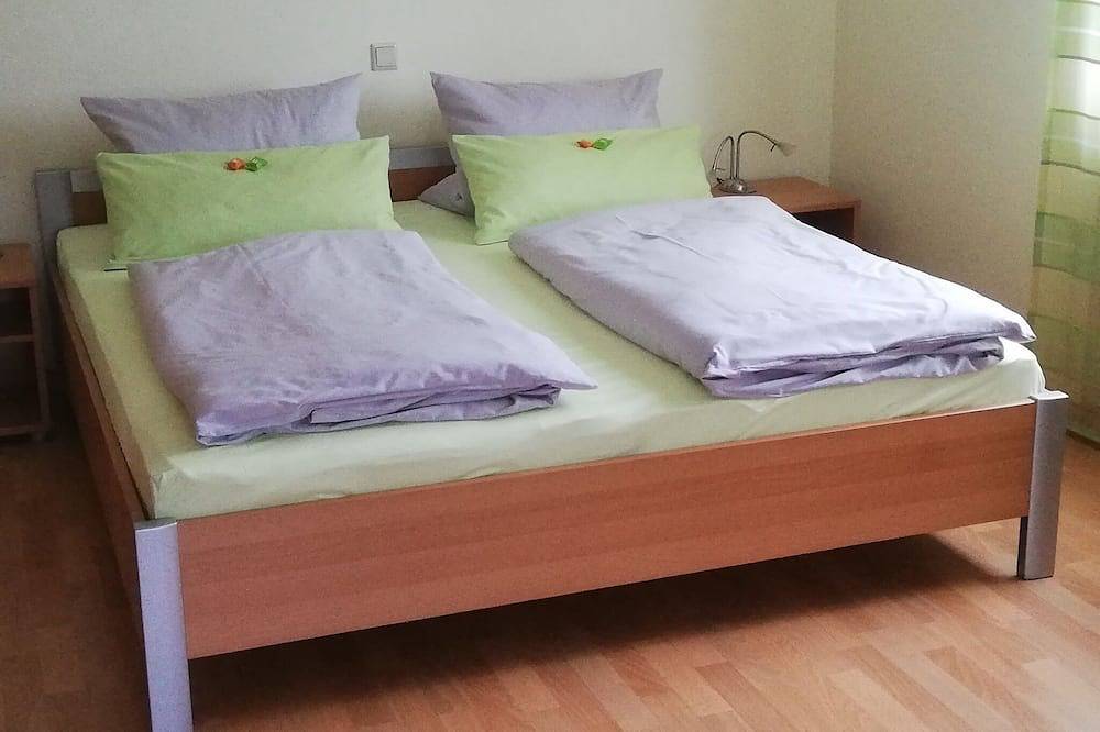 Ganze Wohnung, Ferienhaus (104qm) mit Garten in Oberthulba, Rhön-Bayern