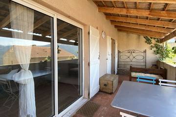Gîte pour 4 personnes, avec terrasse à Lama