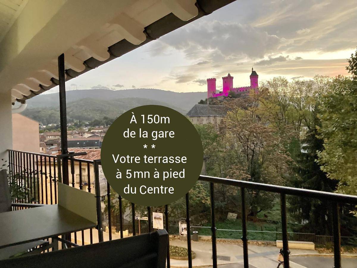 Aux 4 Logis - Studio Le Roof - Une vue splendide - Petit déjeuner offert 1ère nuit in Foix, Ariège