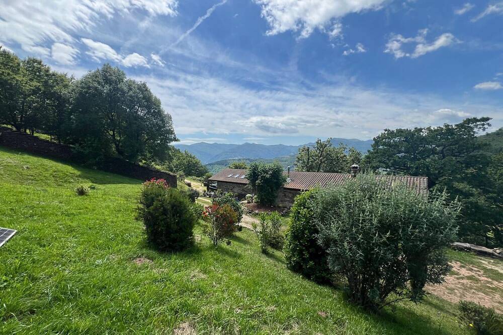 Beautiful Basque cottage for 12 with large grounds and hiking in Elgorriaga in Elgorriaga, Spanish Pyrenees
