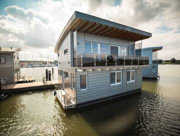 Boot für 6 Personen, mit Seeblick und Terrasse, kinderfreundlich am Greifswalder Bodden