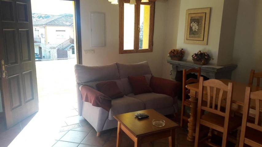 Casa rural para 5 personas, con vistas además de jardín y terraza en Valle del Alberche - 3