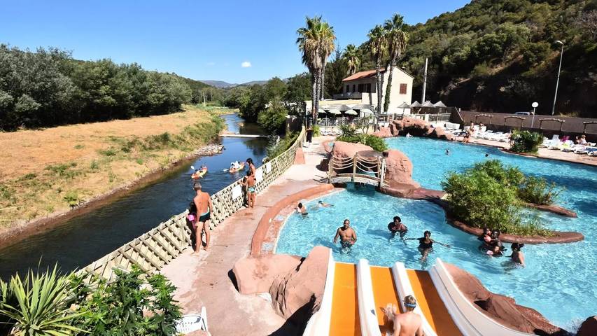 Camping pour 6 personnes, avec terrasse à Saint-Raphaël