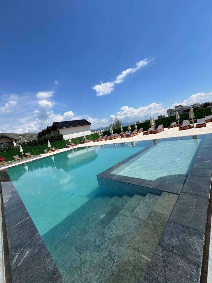 Hôtel pour 5 personnes, avec piscine