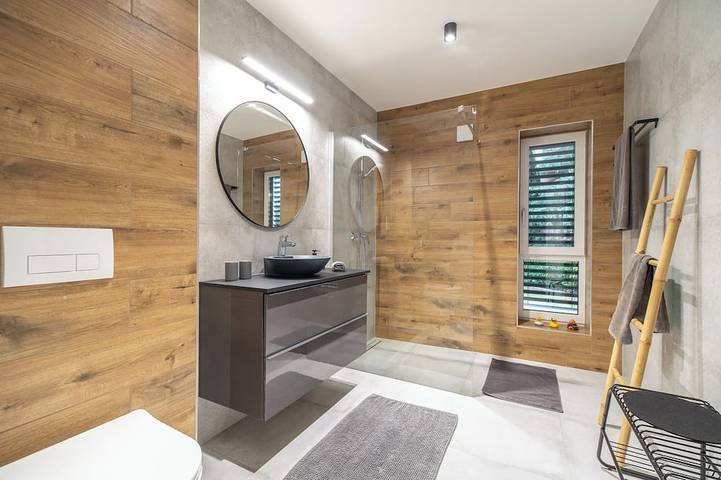 Ganze Wohnung, Peter’s Lucky Home: Stilvolle Design-Wohnung mit Sonnenterrasse am Balaton in Vonyarcvashegy, Balaton Hochland Nationalpark