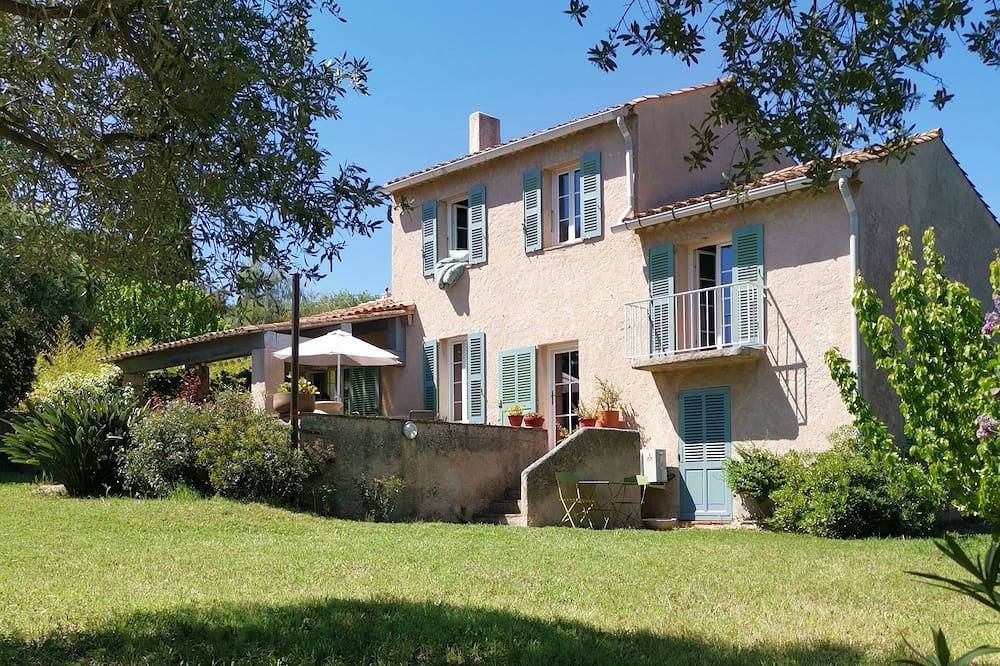 Bastide à Ramatuelle, à 5 minutes des plages et du village. in Ramatuelle, Côte méditerranéenne (France)