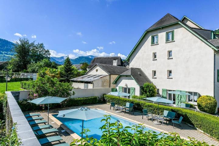 Hôtel pour 4 personnes, avec Terrasse et Piscine à Montory