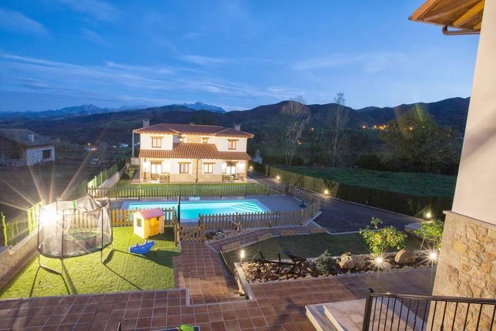 Casa rural con piscina para 8 personas, con jardín además de piscina y vistas en Asturias - 2