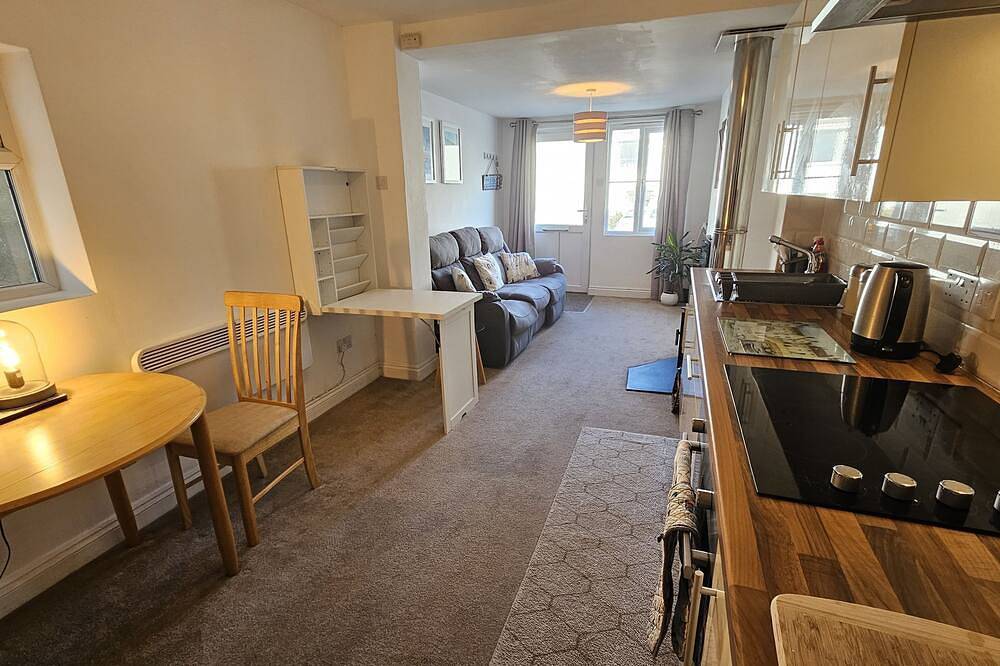 Pepperpot -  a cottage that sleeps 2 guests  in 1 bedroom in Portreath, Cornwall