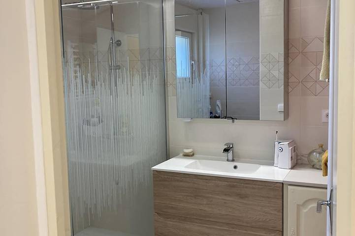 Location de vacances pour 4 personnes, avec terrasse et jardin dans Office De Tourisme Du Pyla - 3