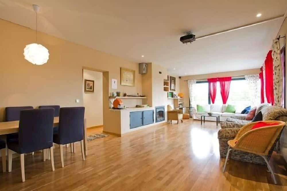 Great Ecotone House for 12 people in Peguerinos, Ávila Region