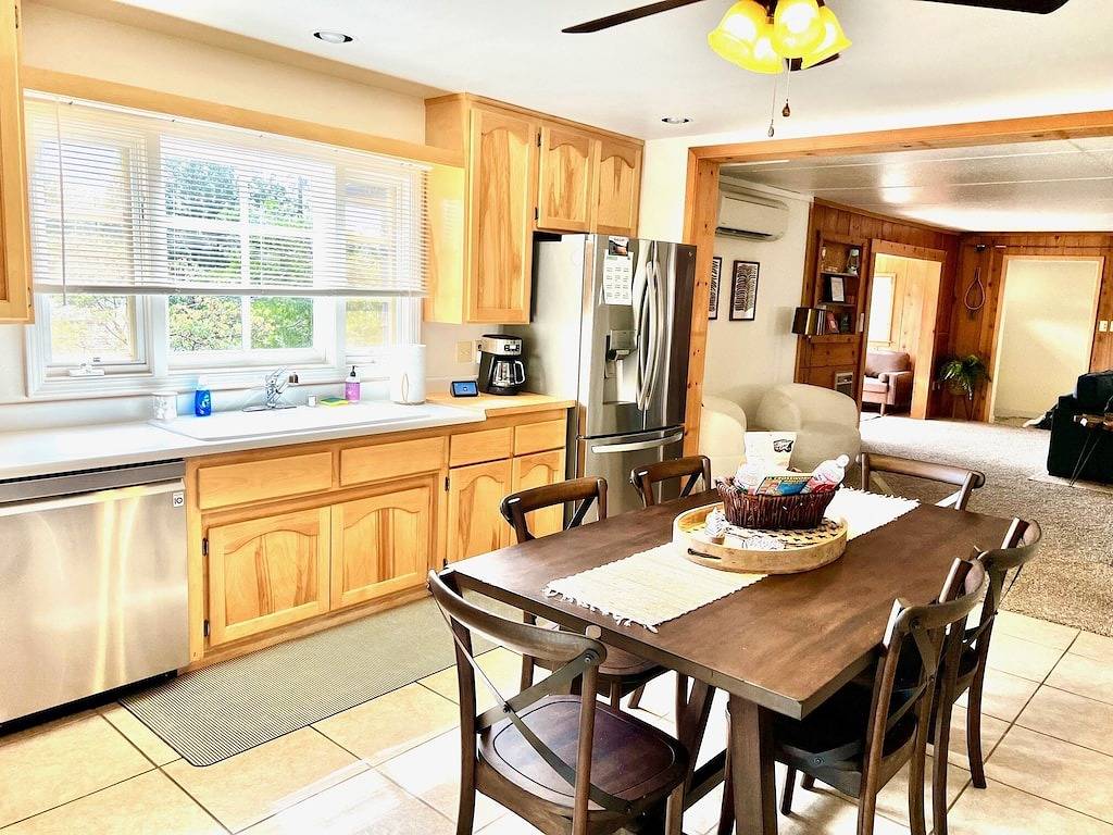 Bass Lake Escape-Near the Shore • Explore Yosemite • Close to the Pines Village in Bass Lake