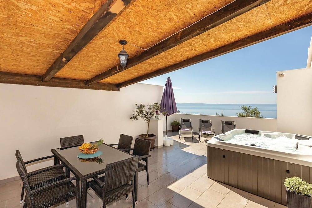 Entire apartment, 2 bedroom nice apartment in Makarska in Veliko Brdo, Makarska