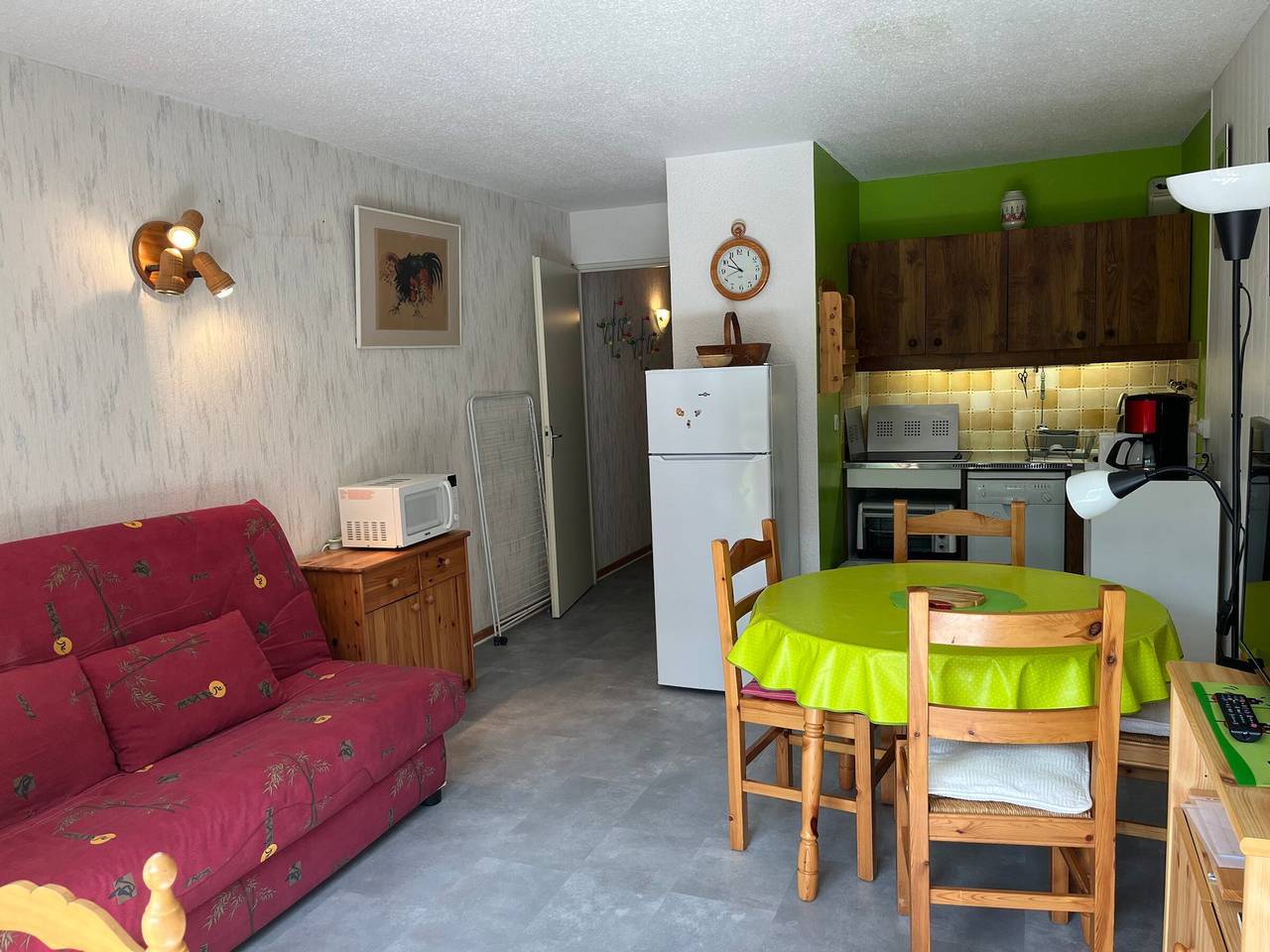 Entire apartment, Cozy 3* apartment for 6, near slopes, with parking in Autrans-Méaudre-en-Vercors, Parc naturel régional du Vercors