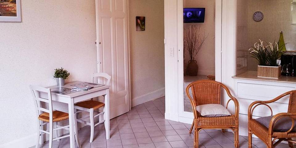 Gîte pour 2 personnes, avec vue dans Thermes Henry Chatel Guyon - 3