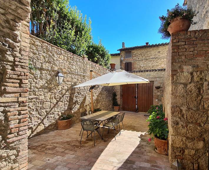 Appartamento intero, La Terrazza, Cetona, Toscana, casa storica in pietra con giardino in Cetona, Siena e dintorni