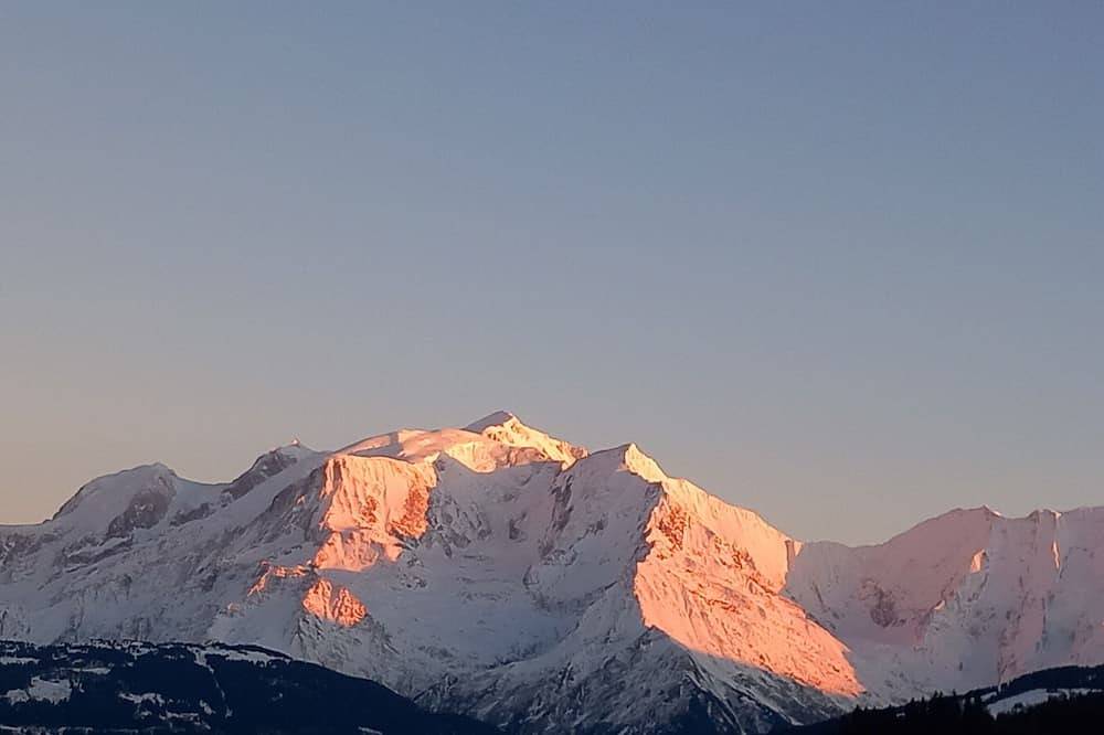 Entire apartment, In Cordon, on the balcony of Mt-Blanc, 21m2 studio for rent, pets welcome. in Cordon, Pays du Mont-Blanc