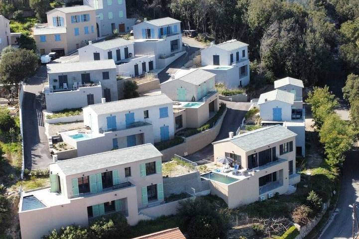 Villa for 8 people, with garden and balcony - 1
