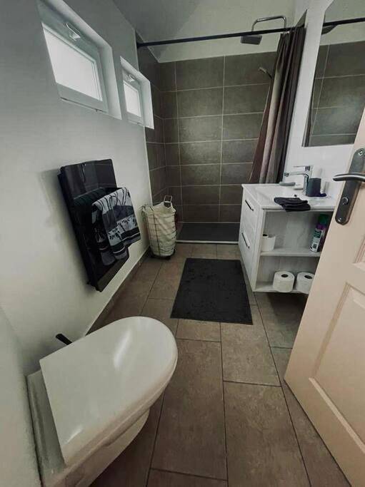 Location de vacances pour 5 personnes, avec Terrasse ainsi que Jardin et Vue à Huisnes-sur-Mer - 4