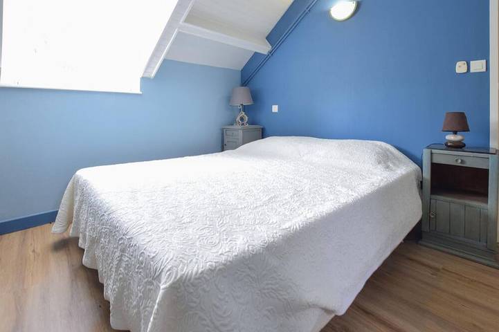 Location de vacances pour 6 personnes, avec jardin à La Chapelle-Urée - 2
