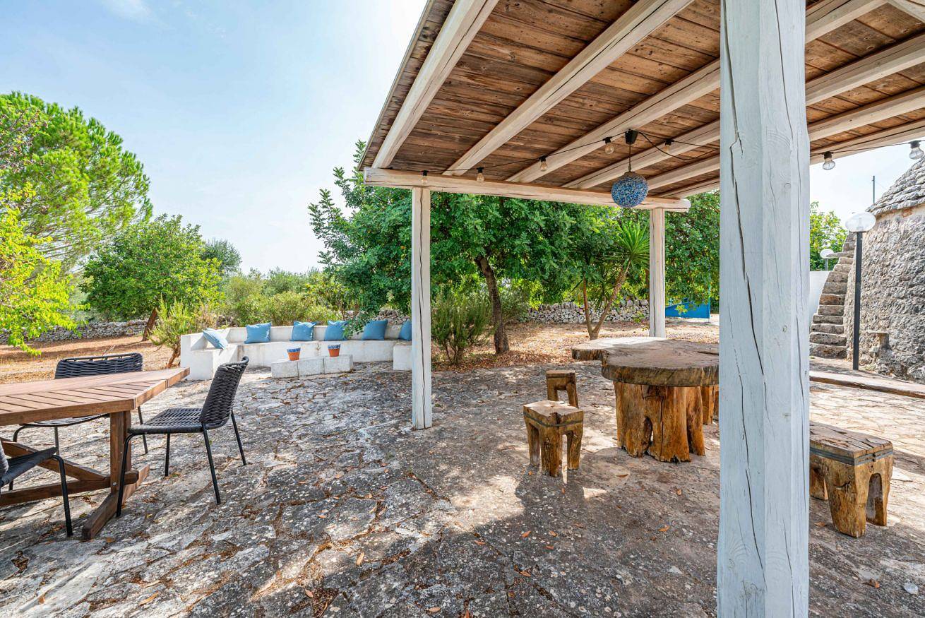 Trullo Jean by Rentbeat in Salento