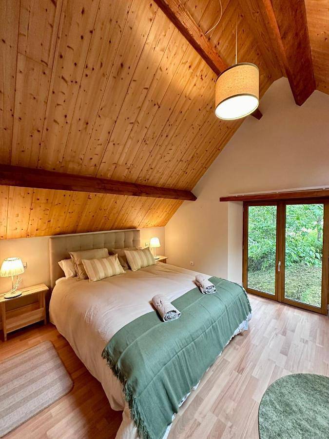 Gîte pour 8 personnes, avec balcon ainsi que jardin et vue à Viscos - 4