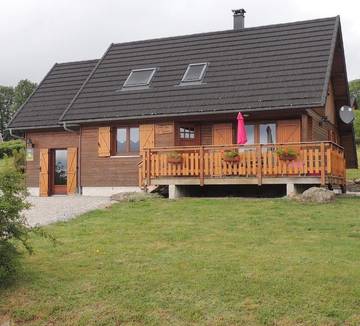 Gîte pour 7 personnes, avec vue et jardin, adapté aux familles à Saint-Genès-Champespe