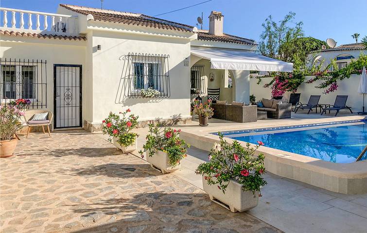 Holiday rental for 8 people, with Terrace and Pool in El Chaparral