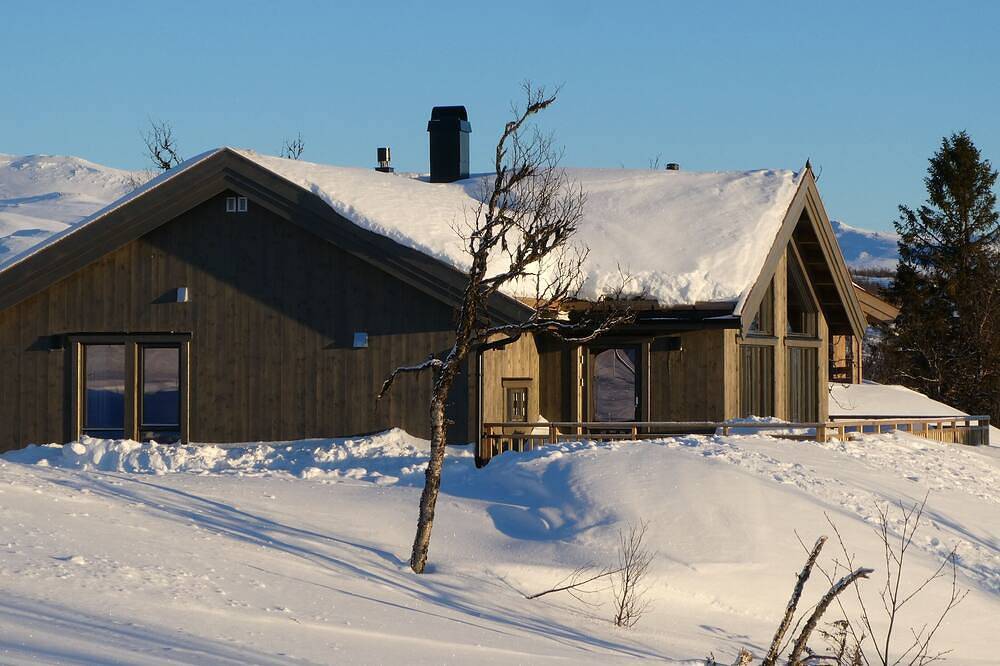 Hyggelige Fjellhytte mit Panoramablick, Sauna, Kaminofen, Wallbox, Skiin Skiout in Etnedal