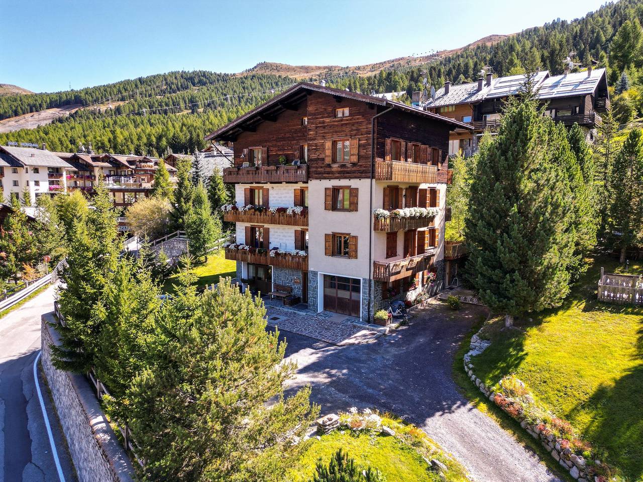 Ganze Wohnung, Apartment 1 mit Gemeinschaftsgarten und Wlan in Teola, Livigno
