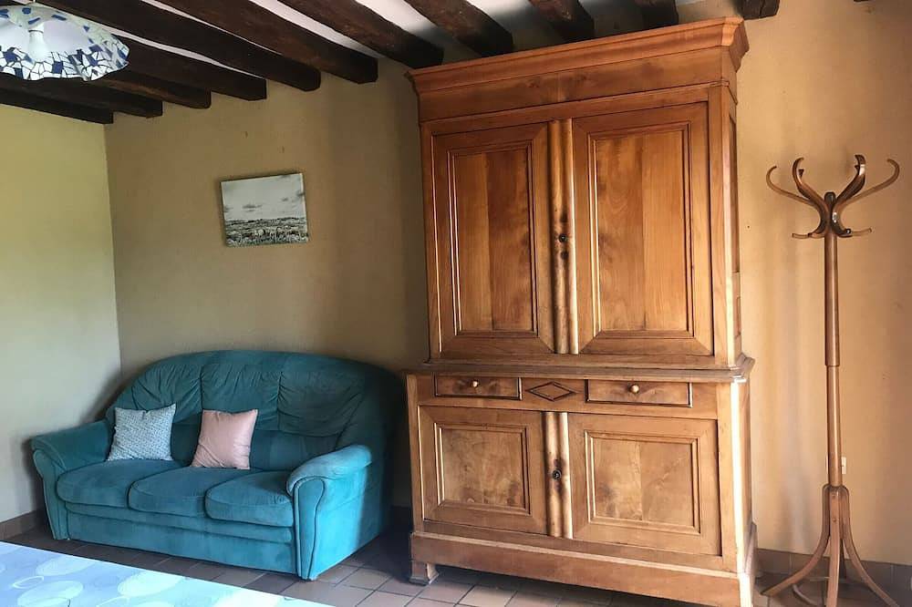Maison de plain-pied avec jeux, coin pêche et musée du vélo à proximité in Marolles-les-Braults, Sarthe