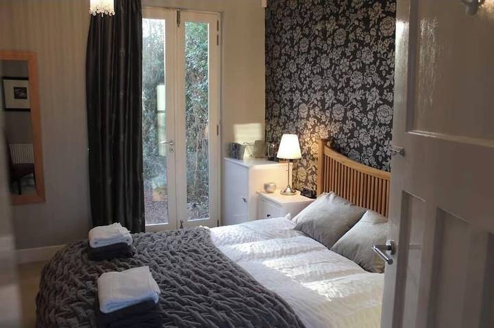 B&b for 2 people, with garden in Edinburgh