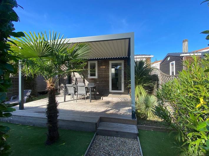 Camping pour 3 personnes, avec Terrasse et Piscine
