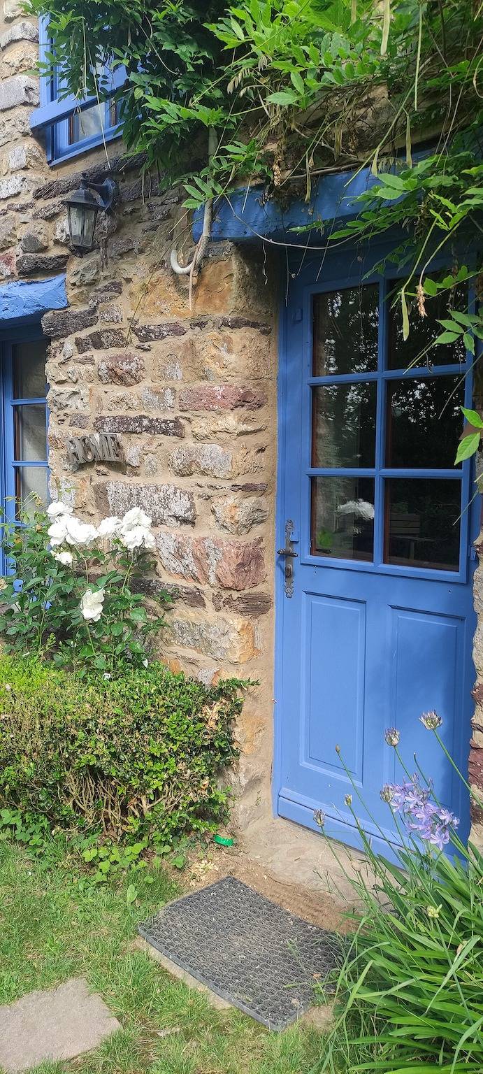 Ferienhaus „Gîte La Longère de Brocéliande“ mit privatem Garten in Paimpont, Rennes und Umgebung